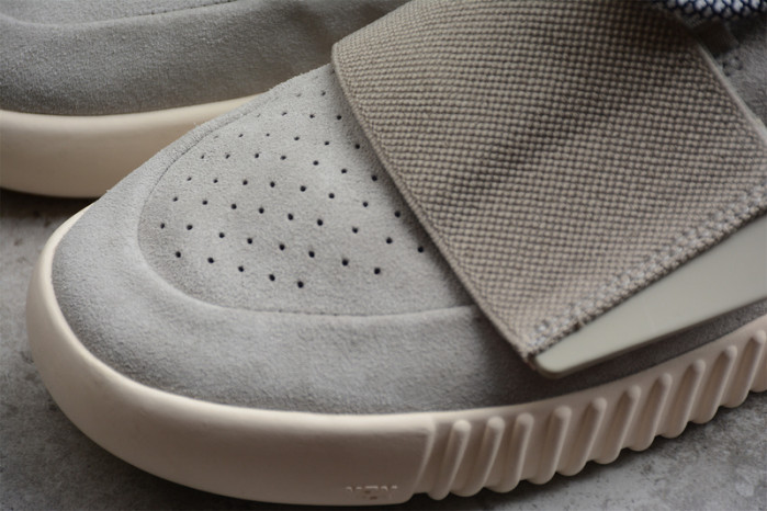 ADIDAS YEEZY BOOST 750