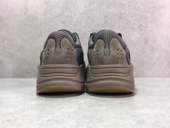 adidas Yeezy Boost 700 Mauve EE9614