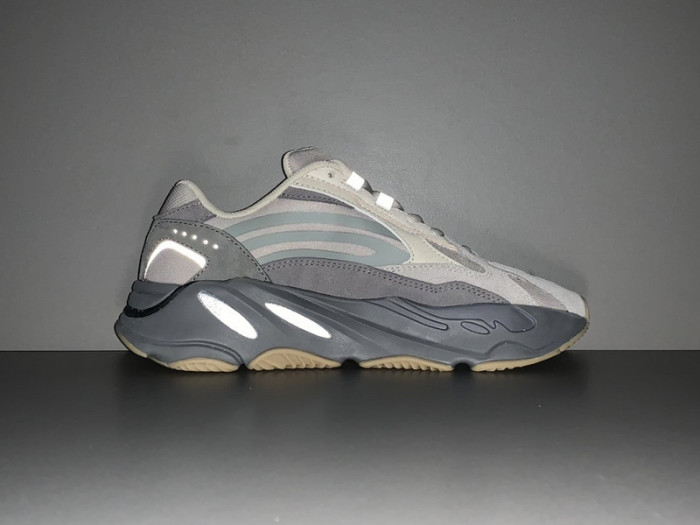 adidas Yeezy Boost 700 V2 