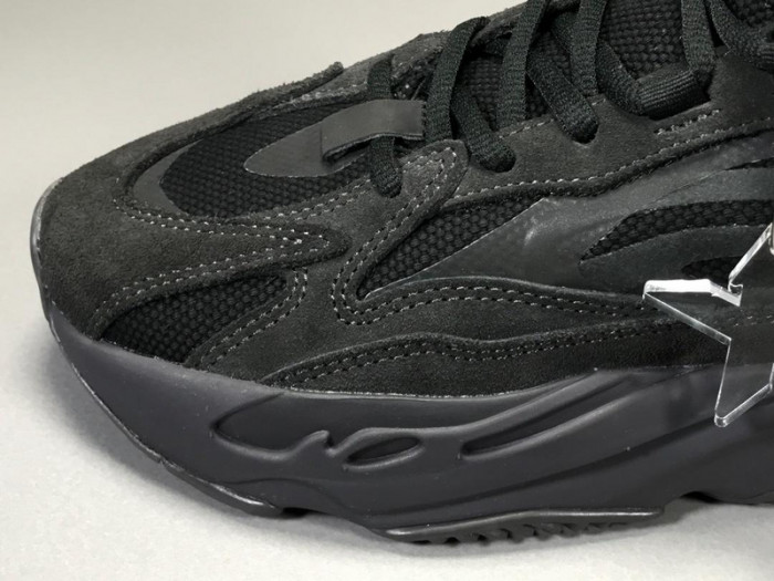adidas Yeezy Boost 700 V2 Vanta FU6684