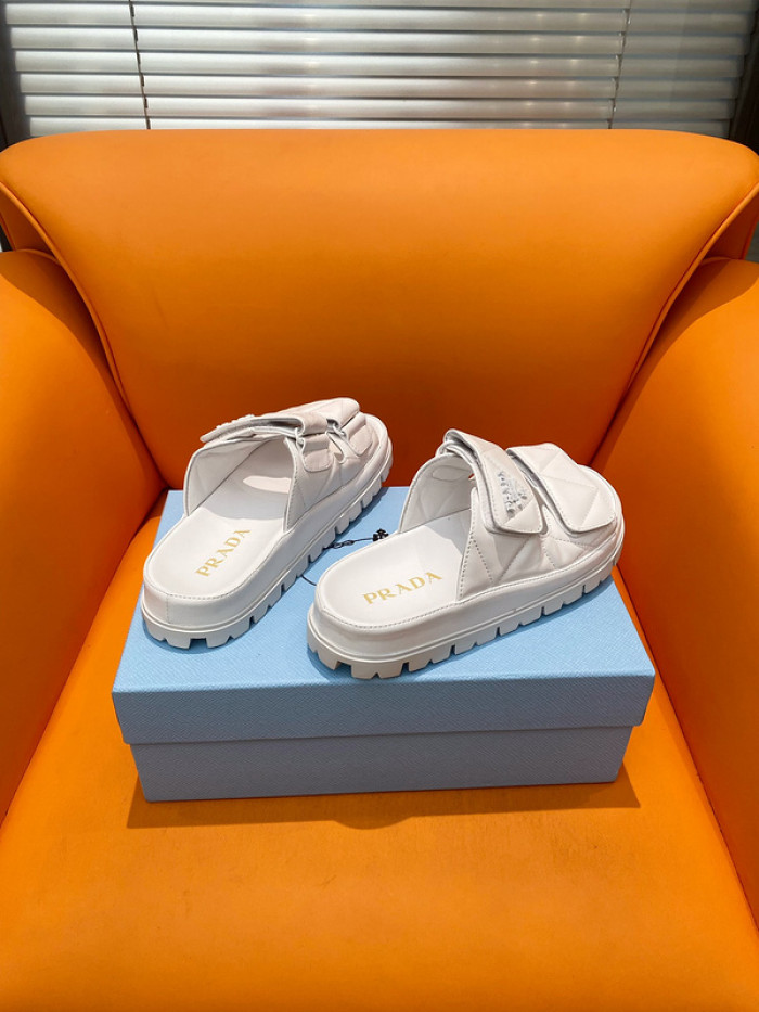 PRADA SLIDE