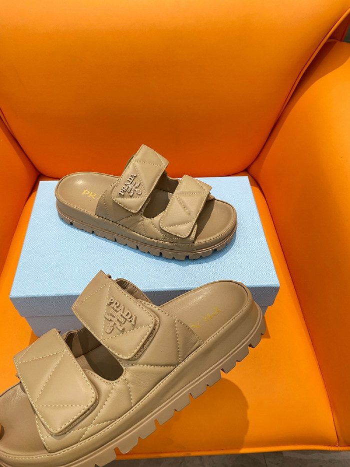 PRADA SLIDE