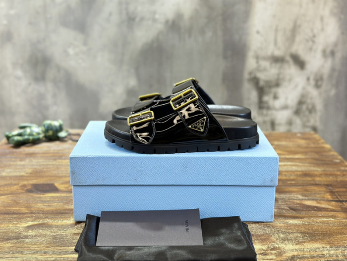 PRADA SLIDE