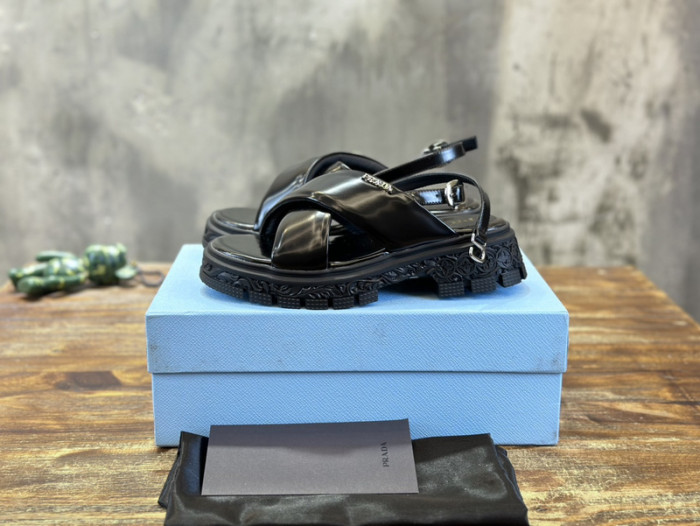 PRADA SLIDE