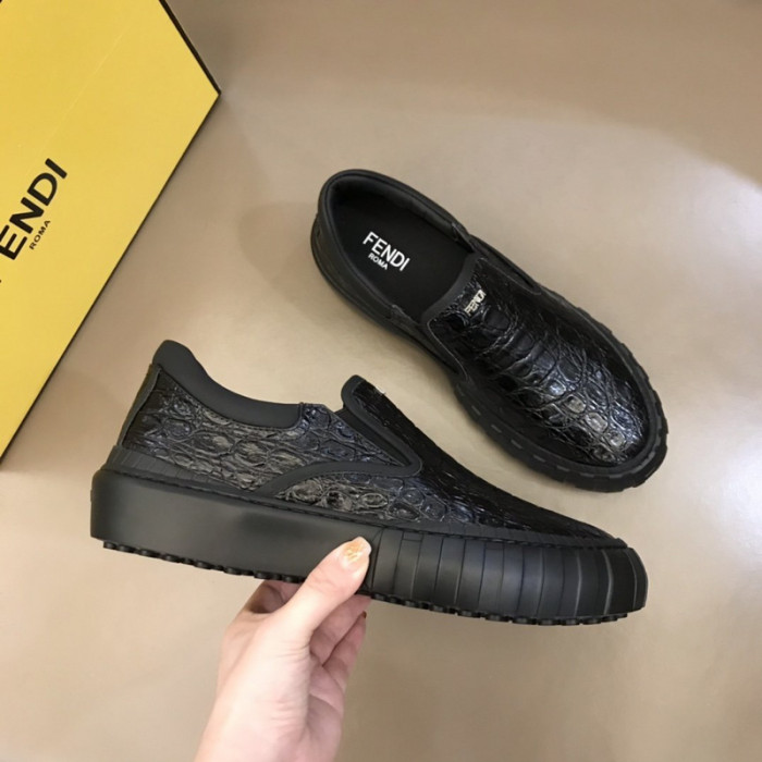 FENDI SNEAKERS