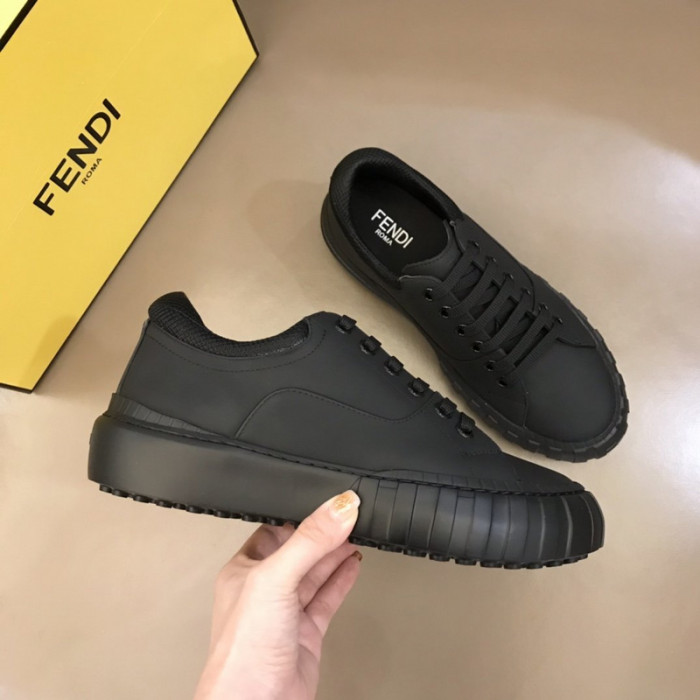 FENDI SNEAKERS