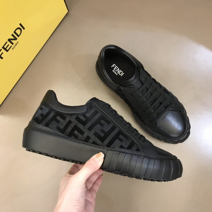FENDI SNEAKERS