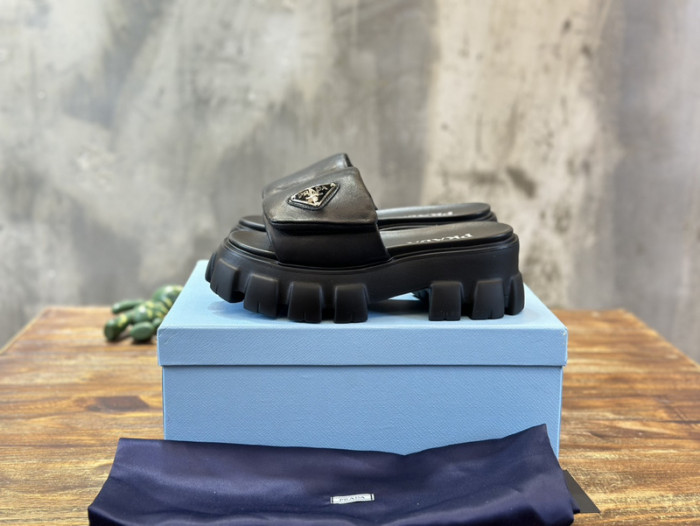 PRADA SLIDE