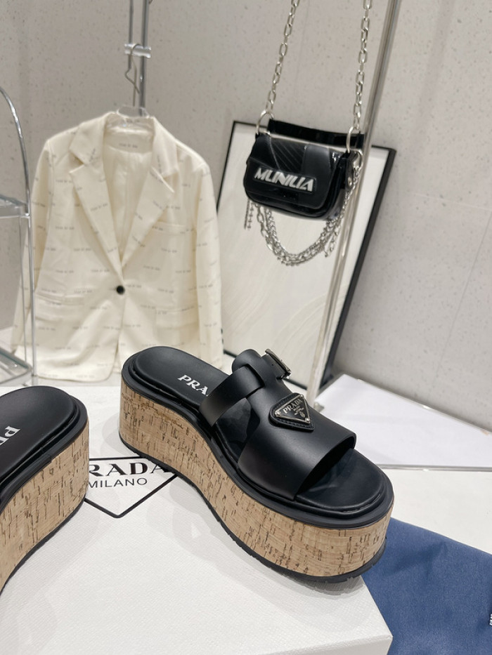 PRADA SLIDE