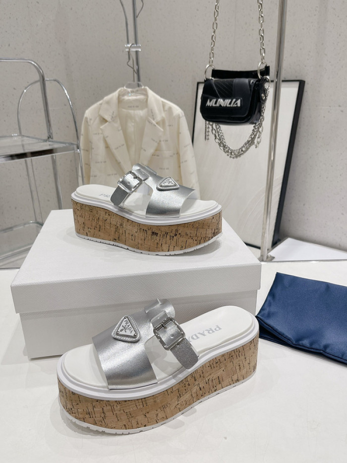 PRADA SLIDE