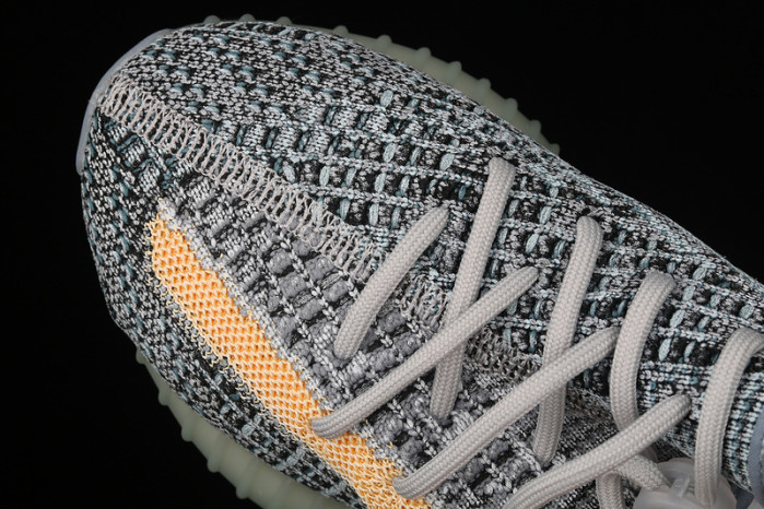 KIDS YEEZY SHOES