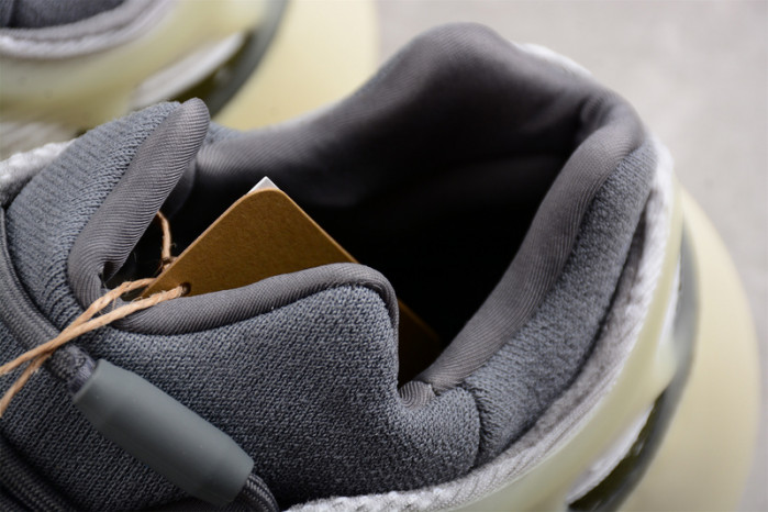 Adidas Yeezy 700 V3 Fade Salt ID1674