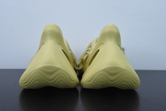 adidas Yeezy Foam RNNR Sulfur GV6775