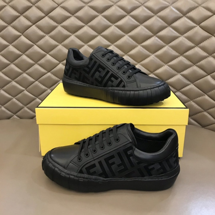 FENDI SNEAKERS