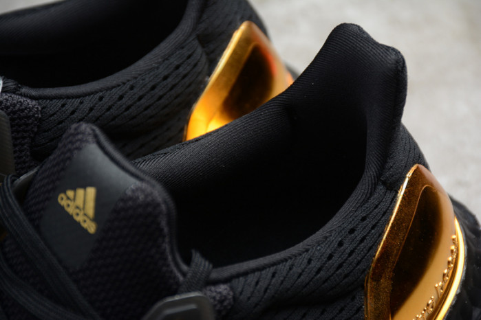 ADIDAS ULTRA BOOST LUXURIOUS METALLIC GOLD EG8102