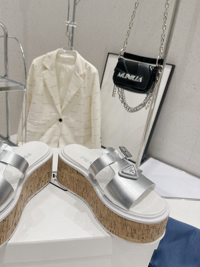 PRADA SLIDE