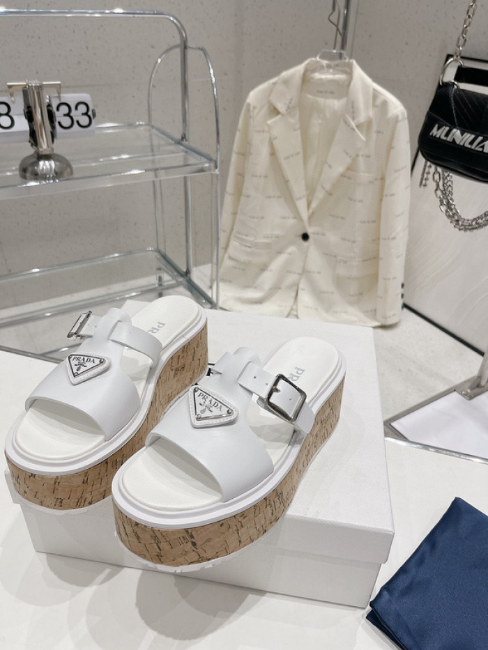 PRADA SLIDE