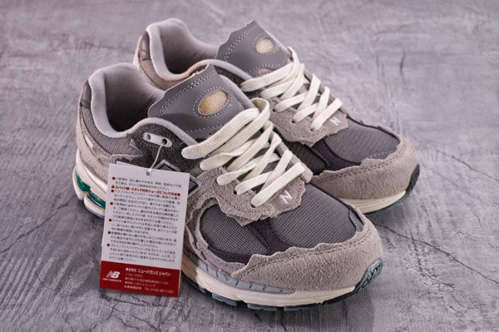 New Balance 2002R 
