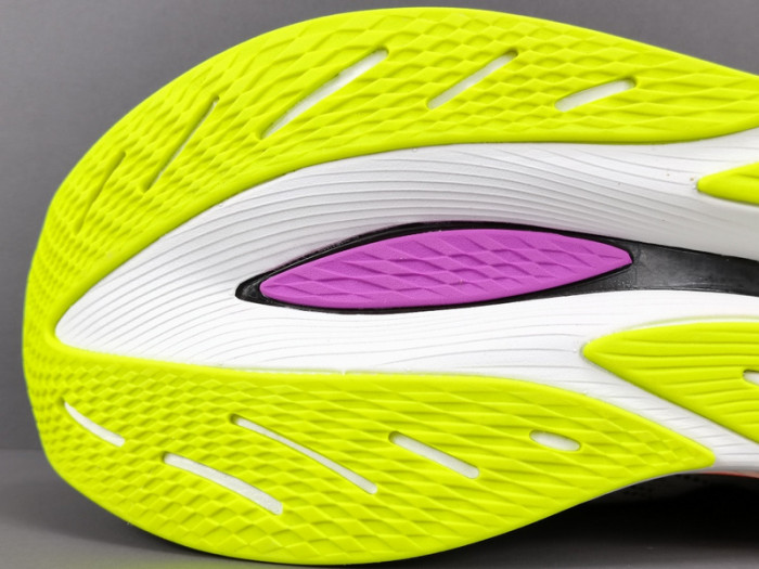 NeW Balance NB Fuel Cell SuperComp Trainer V2 MRCXLG3