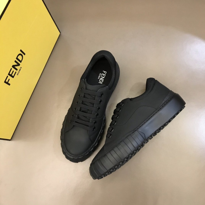 FENDI SNEAKERS