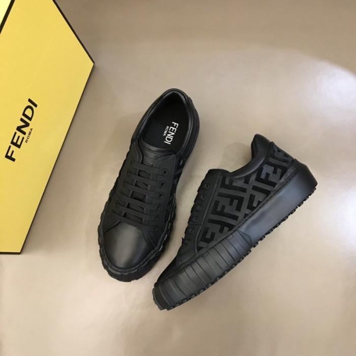 FENDI SNEAKERS