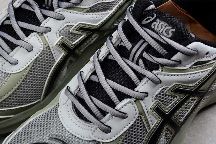 Asics Jog 100 S Lightweight Low Tops Non-Slip Gray Green 1201A715-020