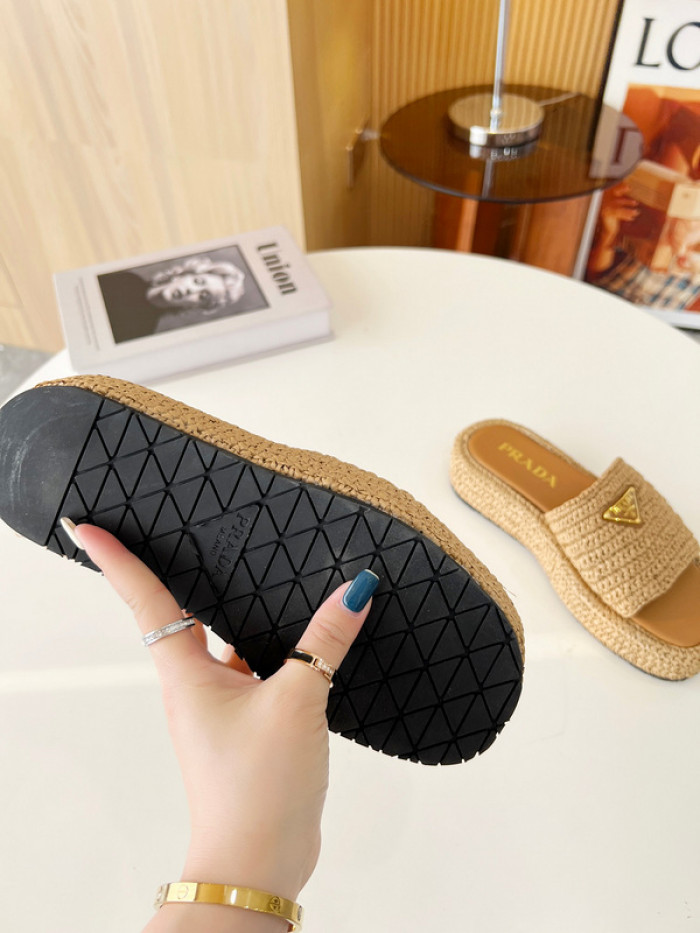 PRADA SLIDE