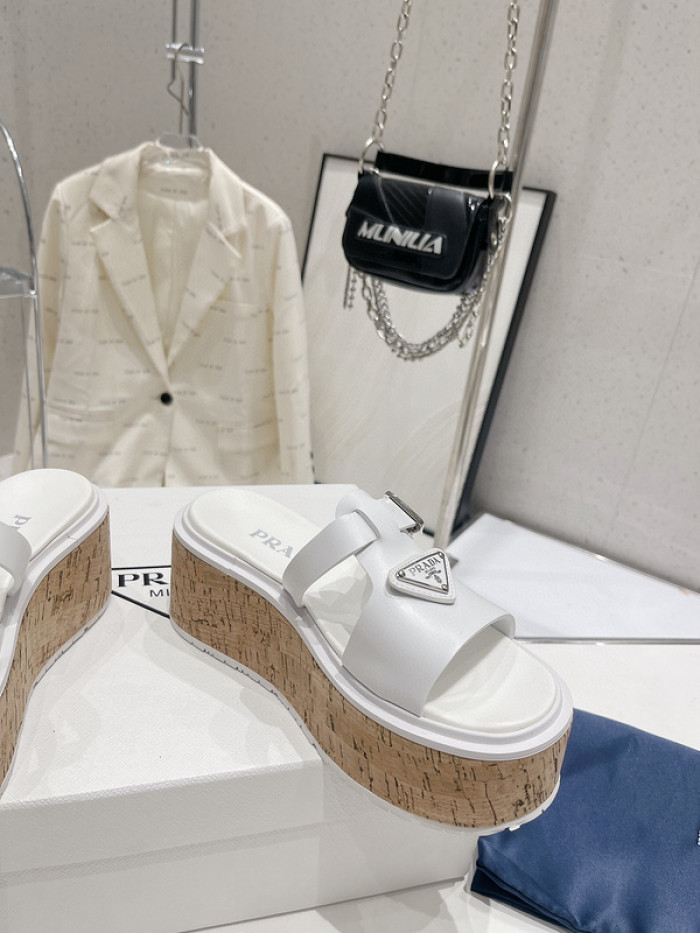 PRADA SLIDE