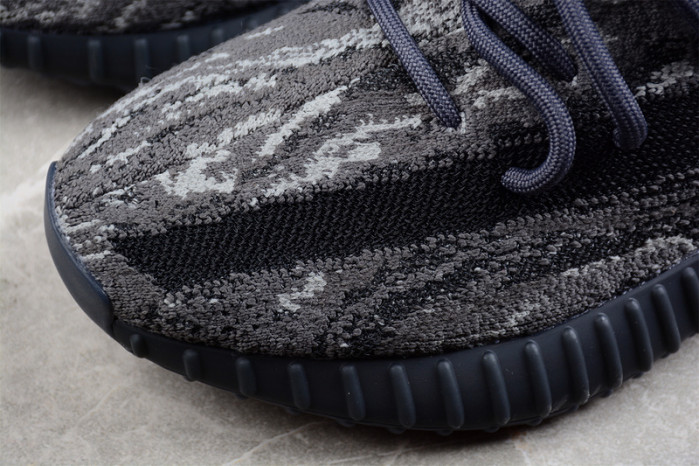 ADIDAS YEEZY BOOST 350 V2 ID4811