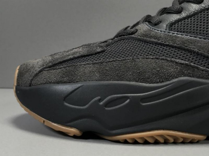 adidas Yeezy Boost 700 Utility Black FV5304