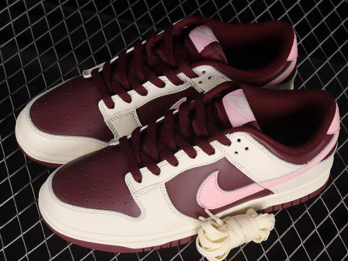 Nike Dunk Low "Valentine