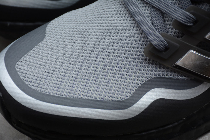 ADIDAS ULTRA BOOST “METALLIC SILVER” EG8103