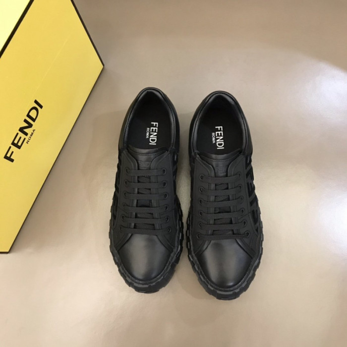 FENDI SNEAKERS