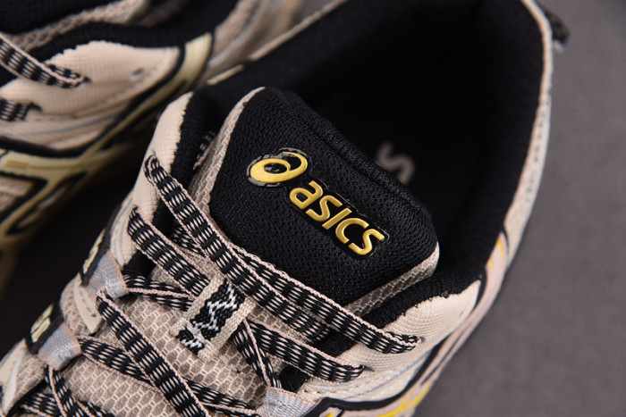 (WMNS) ASICS Gel-Kahana 8 Low-Top Brown 1012A978-201