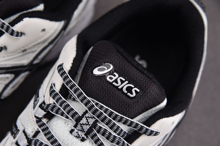 ASICS Gel-kahana 8 White/Black 1011B133-100
