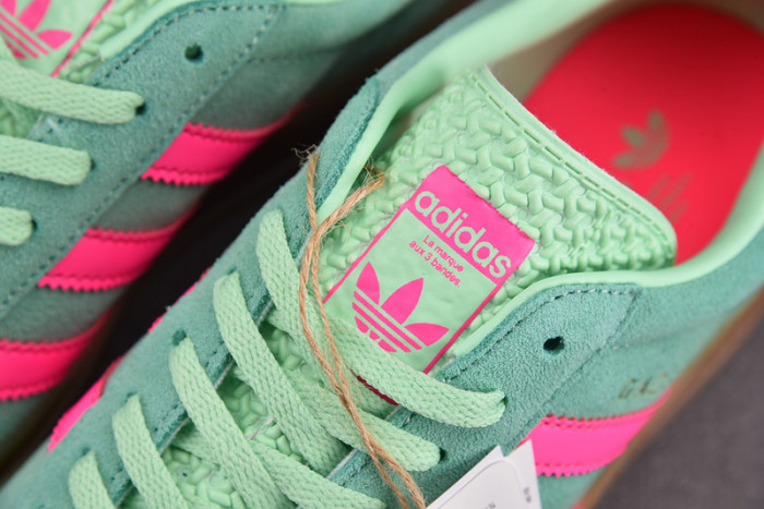 (Women) adidas Gazelle Bold 