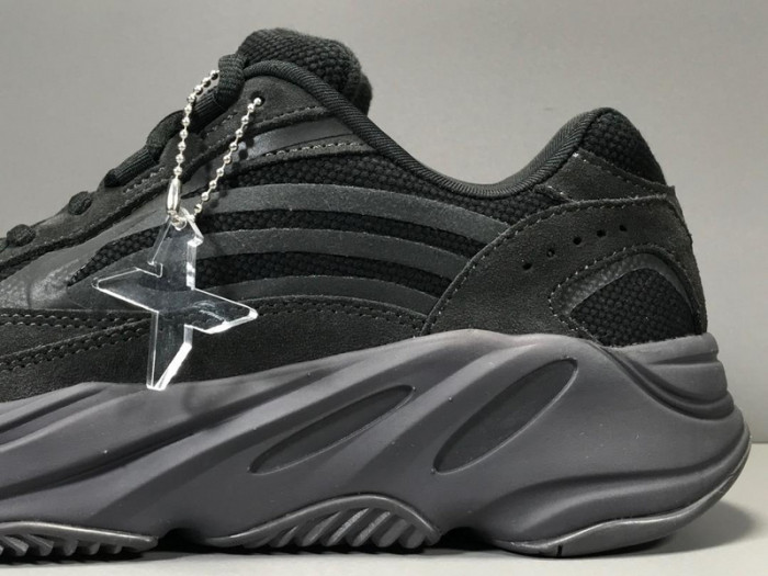 adidas Yeezy Boost 700 V2 Vanta FU6684