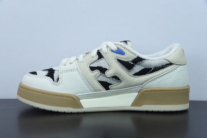 FENDI SNEAKERS