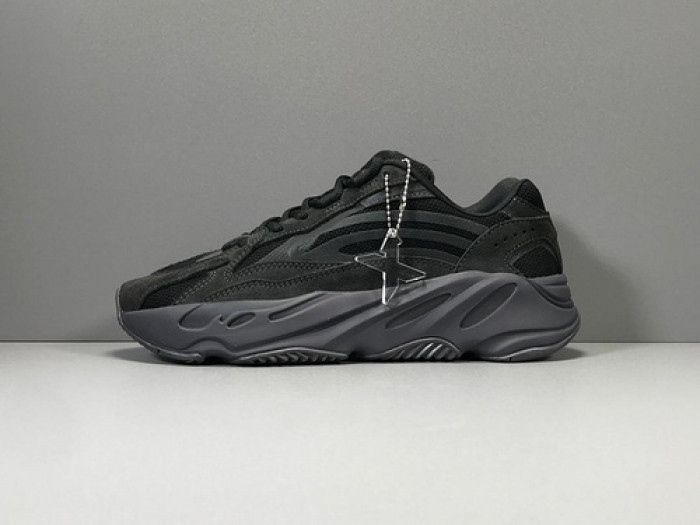 adidas Yeezy Boost 700 V2 Vanta FU6684