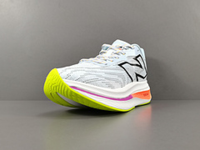NeW Balance NB Fuel Cell SuperComp Trainer V2 MRCXLG3